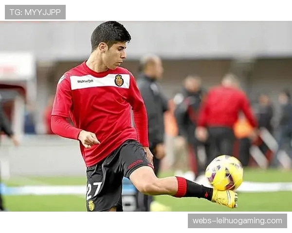 斯特拉斯堡700万欧签下法乙边锋亚辛，合约四年半